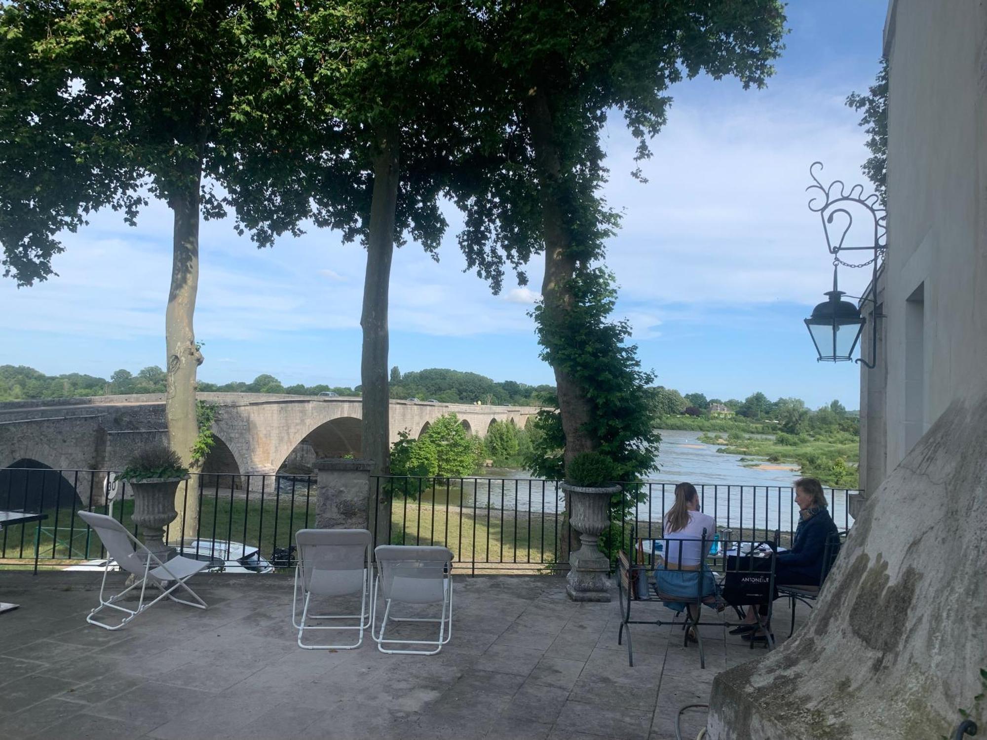 Grand Hotel De L'Abbaye Beaugency Exteriör bild