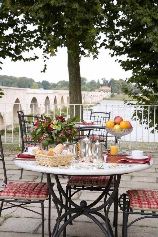 Grand Hotel De L'Abbaye Beaugency Exteriör bild