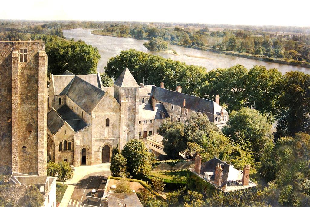 Grand Hotel De L'Abbaye Beaugency Exteriör bild