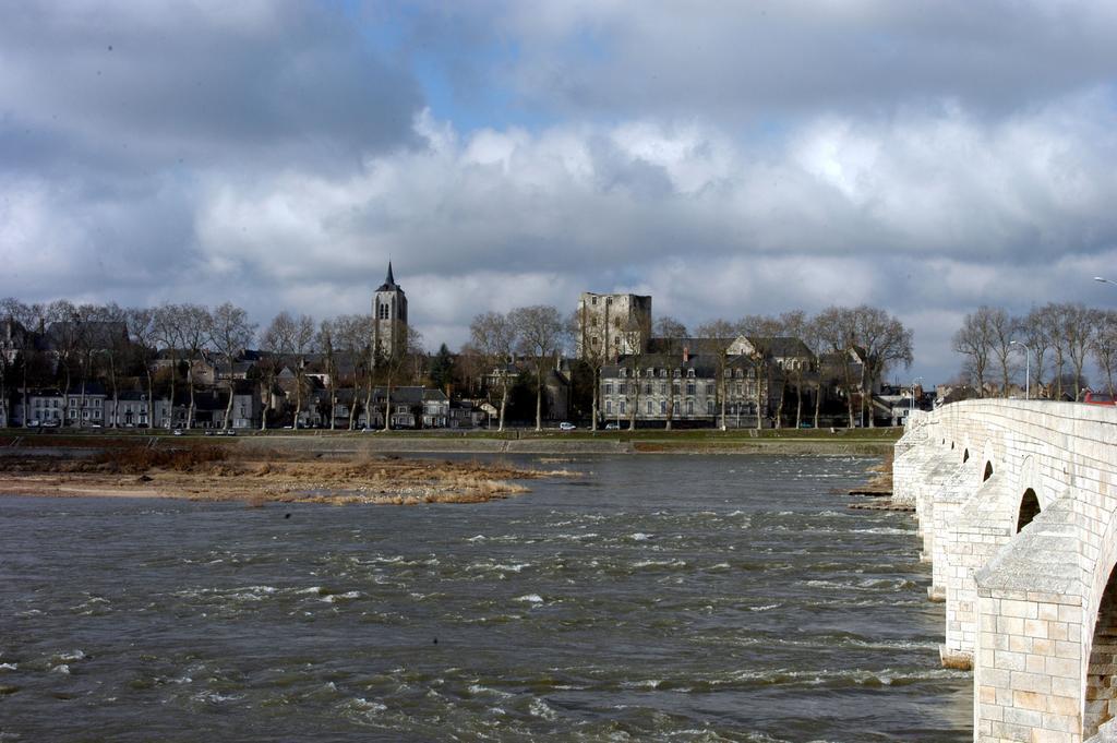 Grand Hotel De L'Abbaye Beaugency Exteriör bild